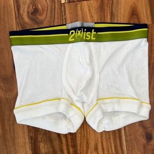New without tags. 2(x)ist men’s boxer briefs. Size medium. White in color